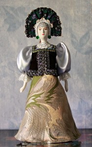 Girls in Byelorussian folk dress (M. Romanyuk)